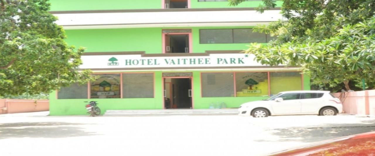 Hotel Vaithee Park Chennai Exteriör bild